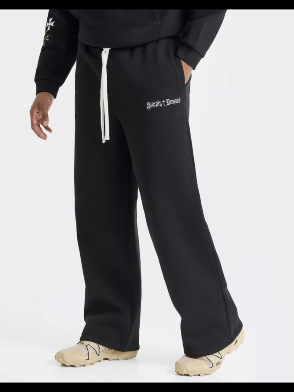 Black Wide-Leg Sweatpants with White Drawstring - Picture 5 of 6